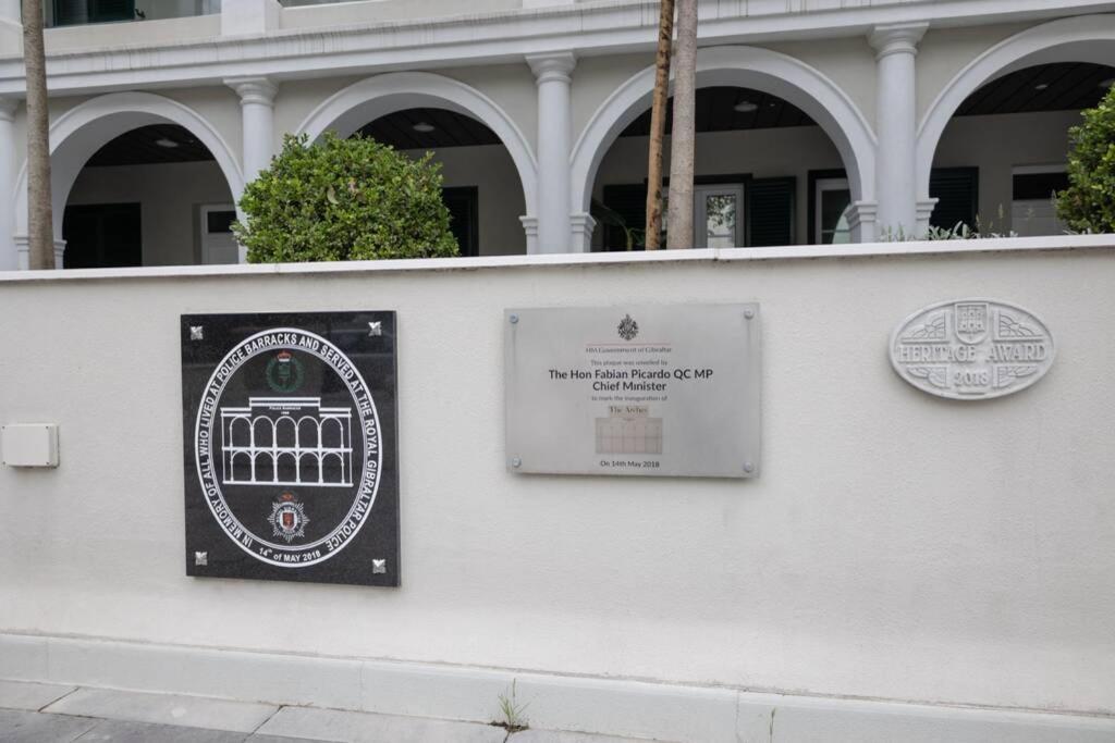 Charming Colonial Flat In Historic Building Leilighet Gibraltar Eksteriør bilde